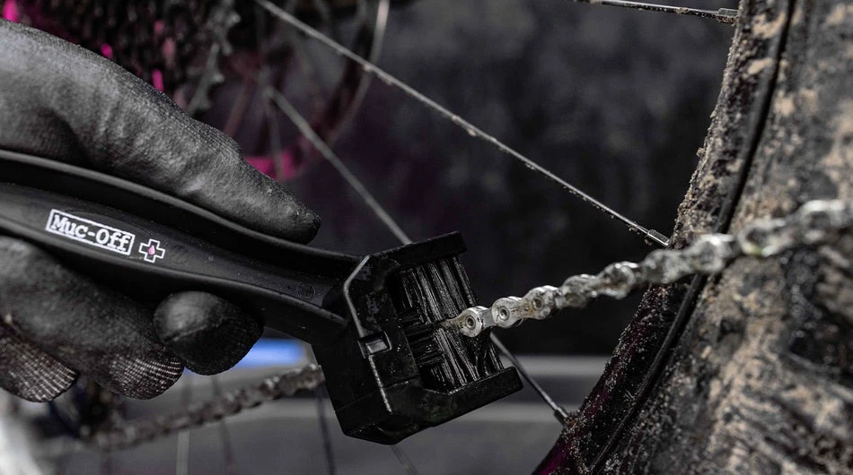 4. Perie Muc-Off pentru lant Bicycle Chain Brush