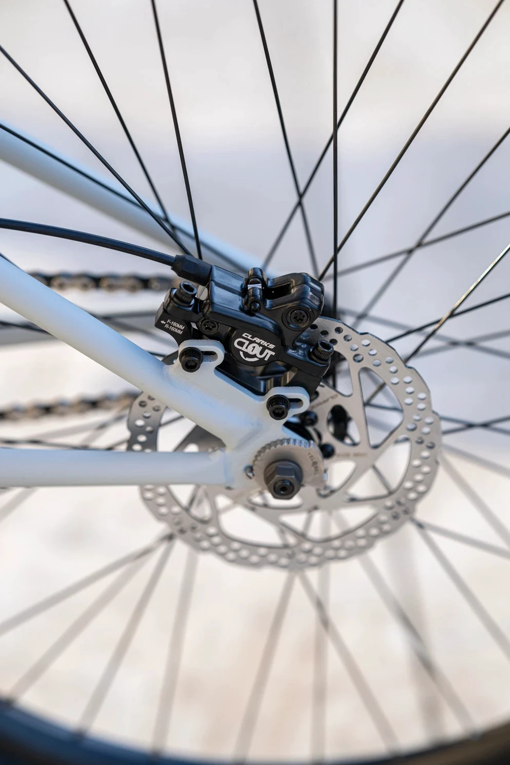 8. Bicicleta Rock Machine Riff 70s 26 Matte Grey