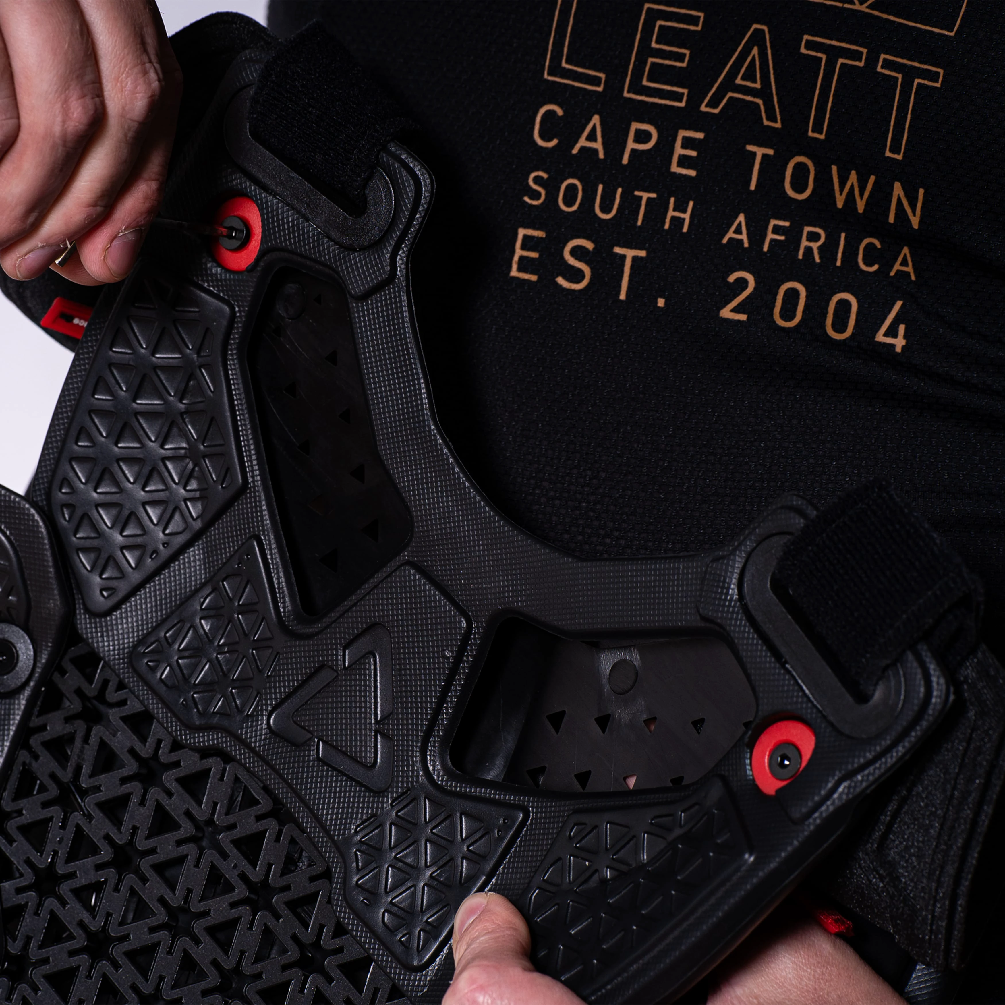 6. Protectie piept Leatt Chest Protector 3.5 Black S-XL