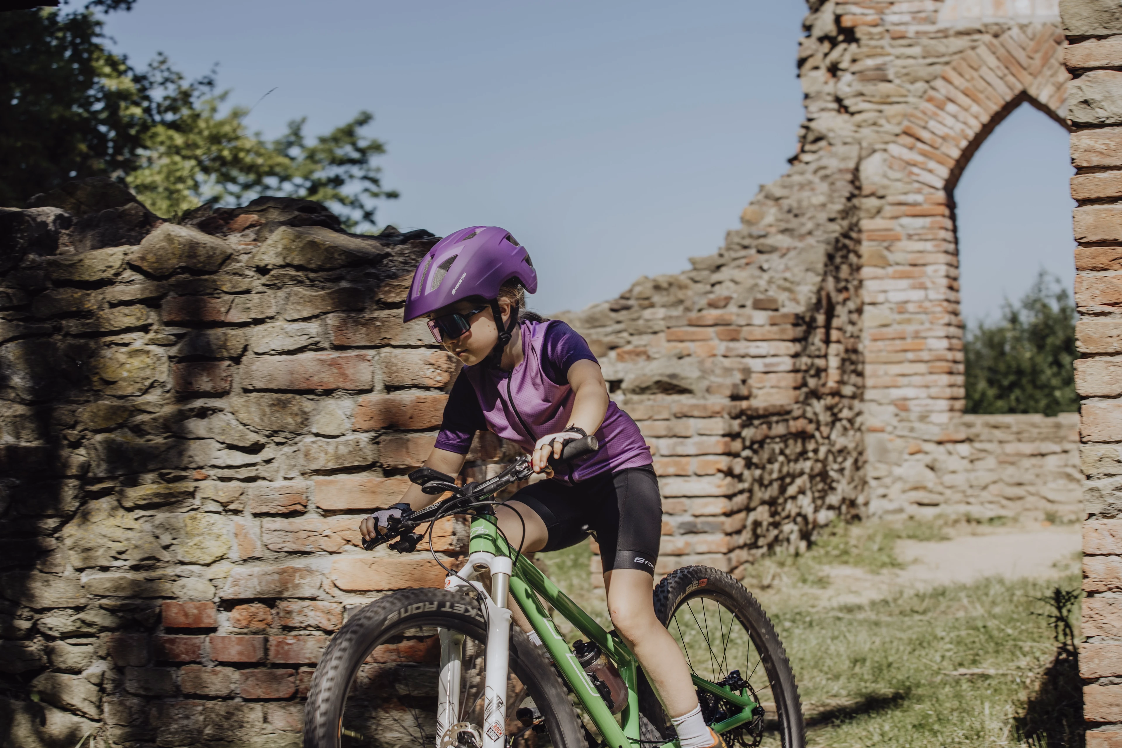 5. Pantaloni scurti cu bazon si bretele Force Kid Victory gri154-164 cm
