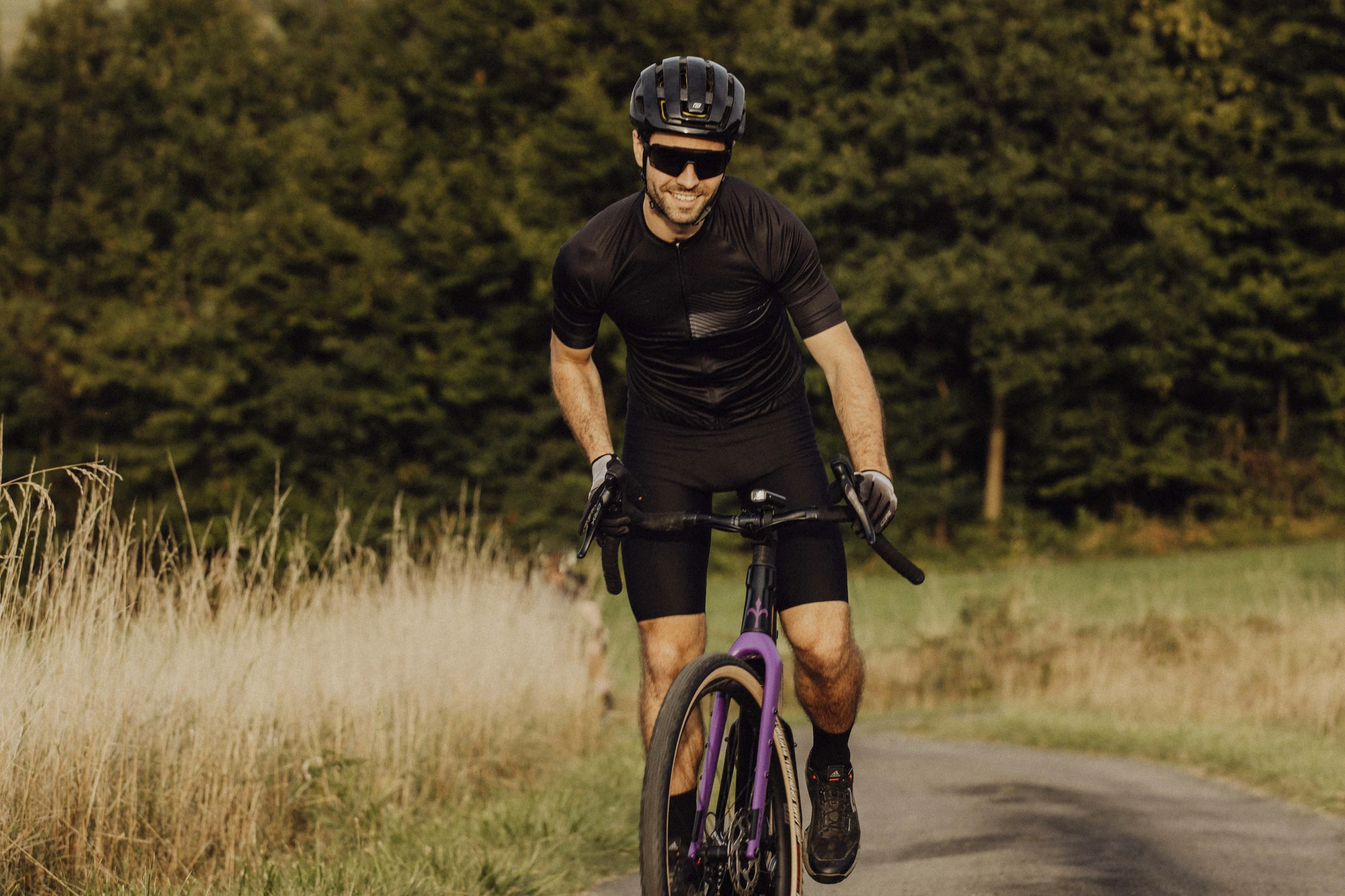 4. Pantaloni scurti cu bazon si bretele Force Action Negru XXL