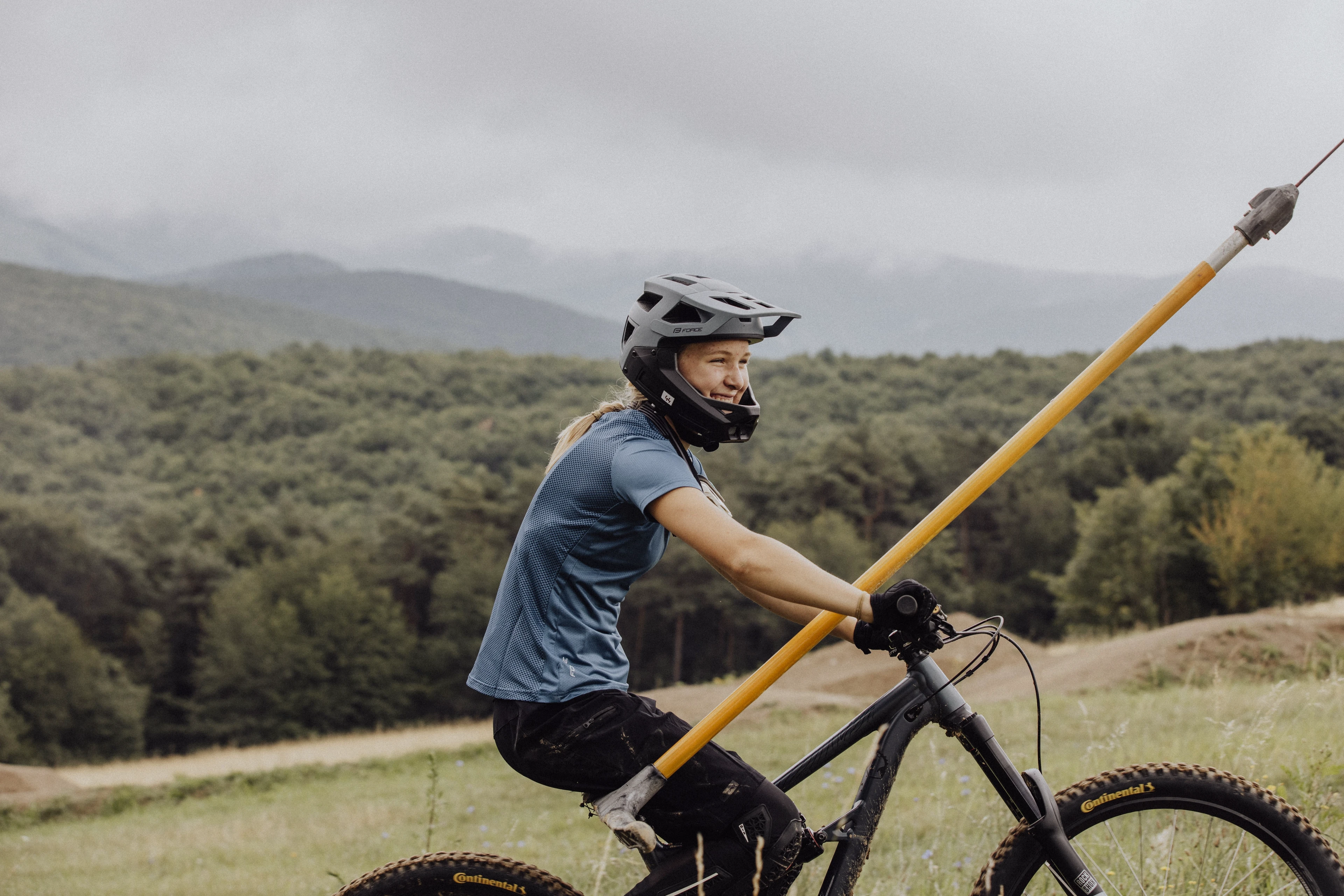 6. Casca Force DROP downhill, gri-negru XS-S
