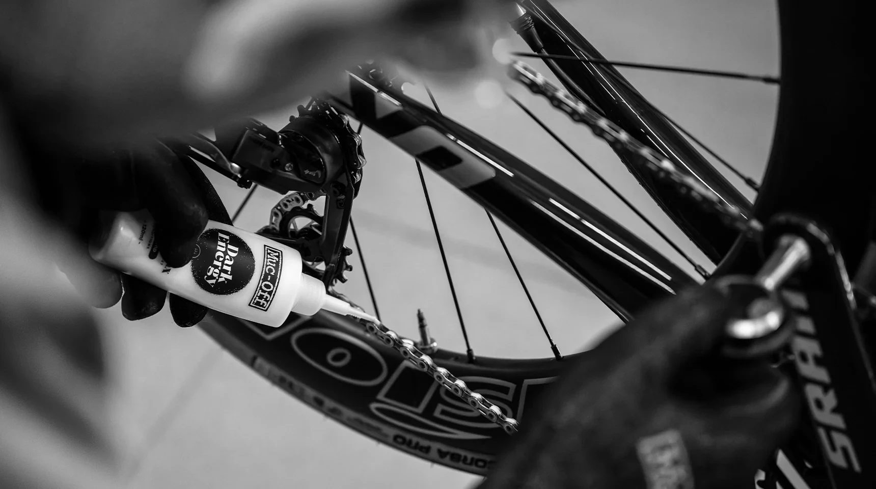 9. Ceara pentru Lant Muc-Off Dark Energy Bicycle Chain Wax 50ml