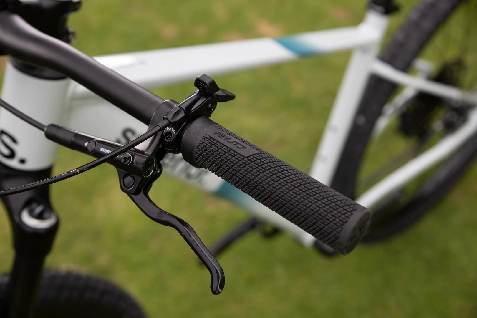 7. Bicicleta Superior XC 6.2 29 Gloss Grey/Petrol 20 - (L)