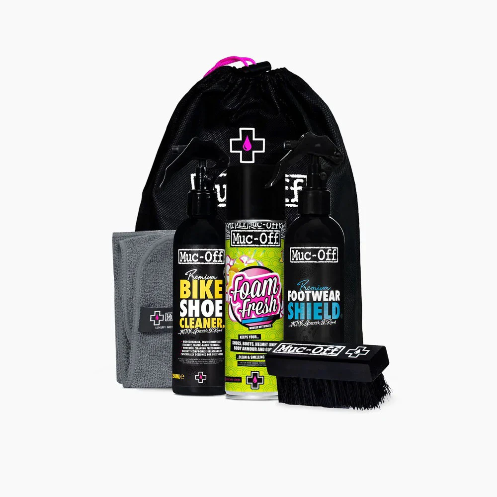 2. Kit pentru curatare incaltaminte Muc-Off Premium Bike Shoe Care Kit