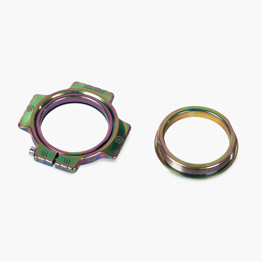 1. Piulita pretensionare rulmenti pedalier Muc-Off Crank Preload Ring, Iridescent