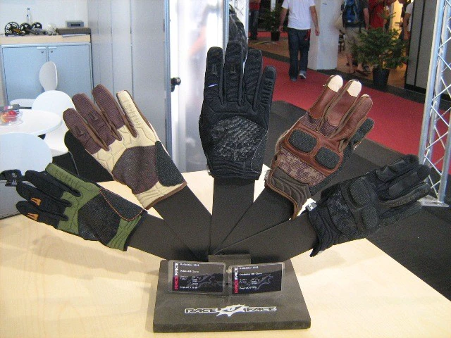 Eurobike - Haine, accesorii si alte efecte