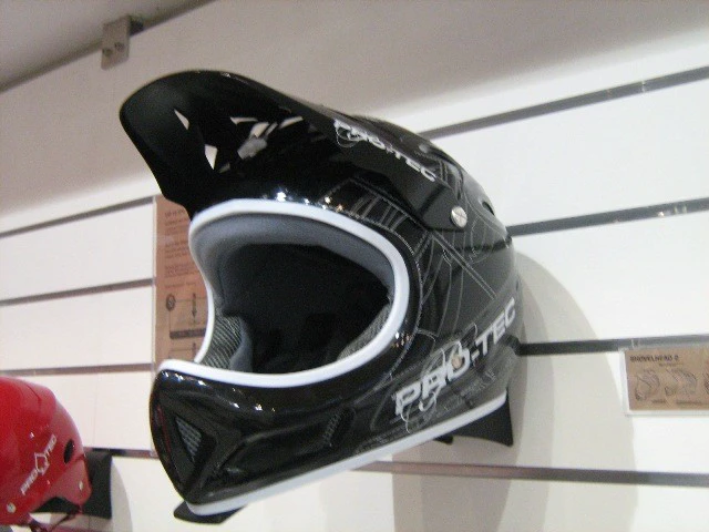 Eurobike - Haine, accesorii si alte efecte
