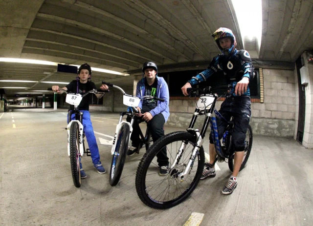 Evans Cycles Urban Dual 2012 - Romanians inside!