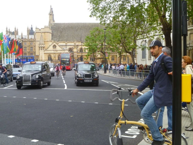 Cu Brompton prin Londra