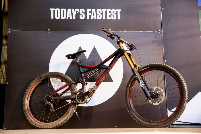 Trail bikes și geometria: HT, Stack și Standover