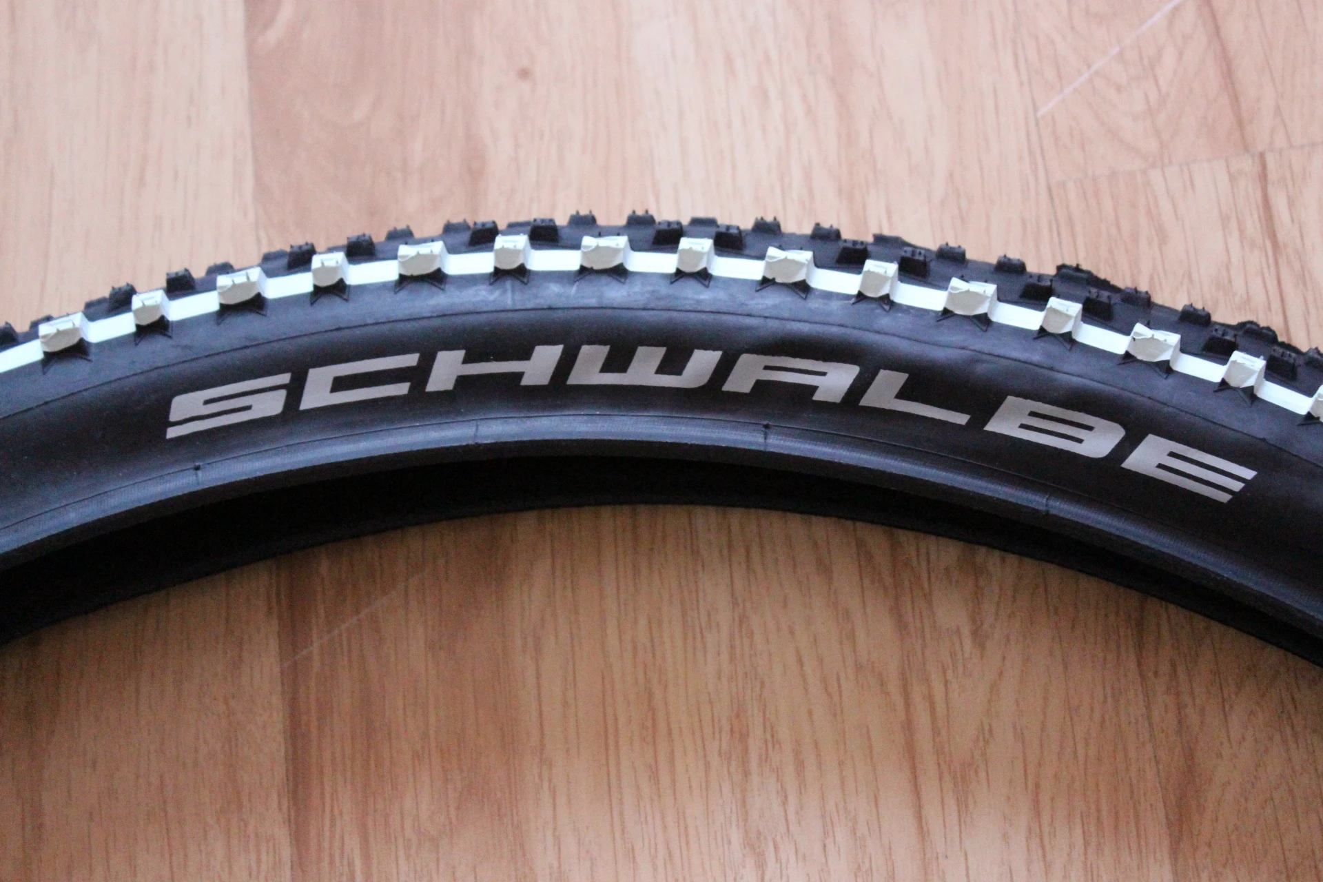 4. Schwalbe Rapid Rob White Stripes - 29x2.25