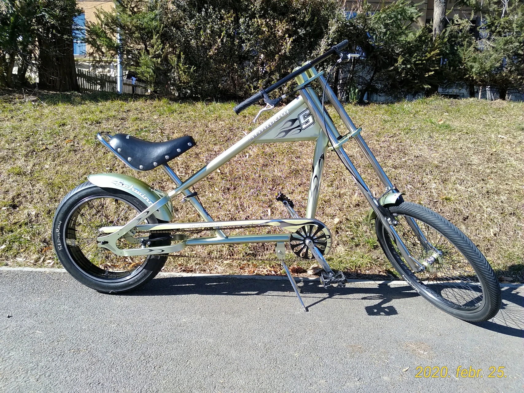 1. Schwinn Stingray Chopper