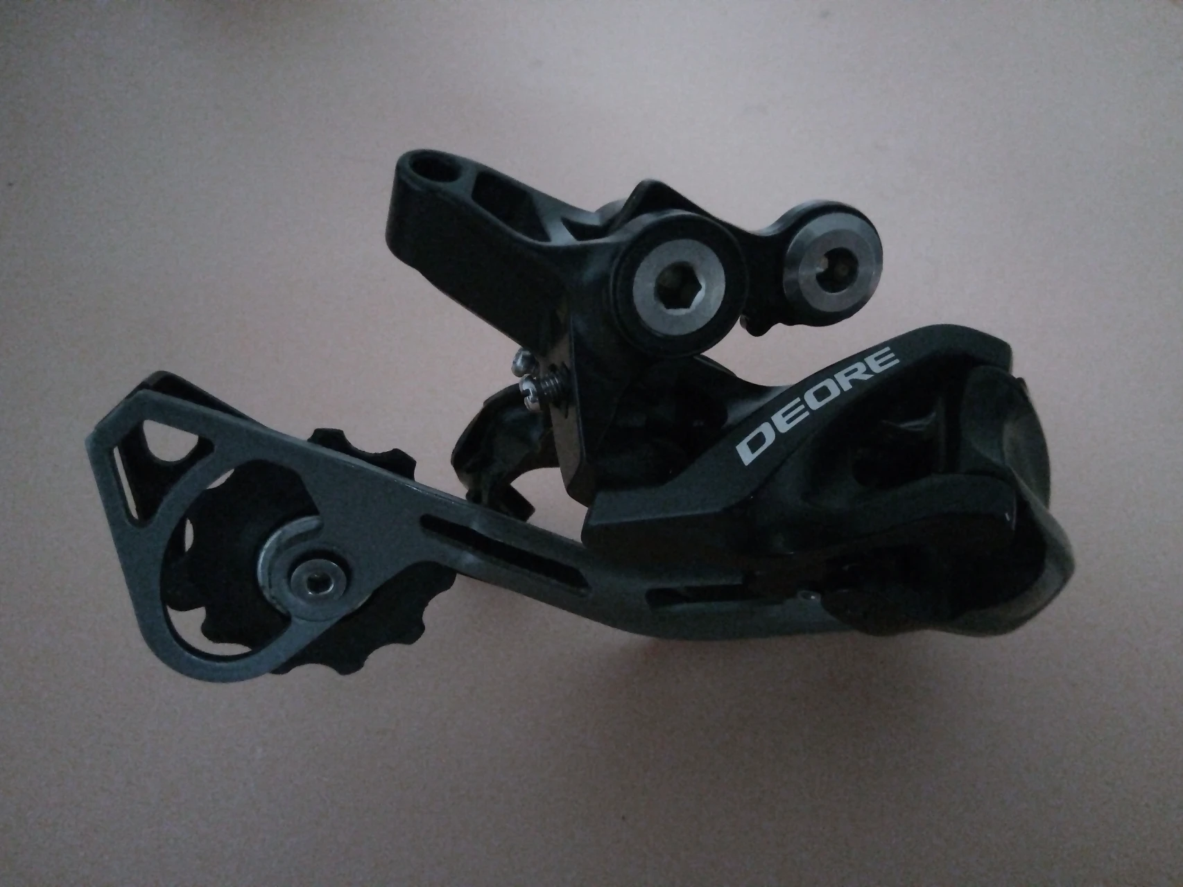 2. Schimbător Shimano Deore