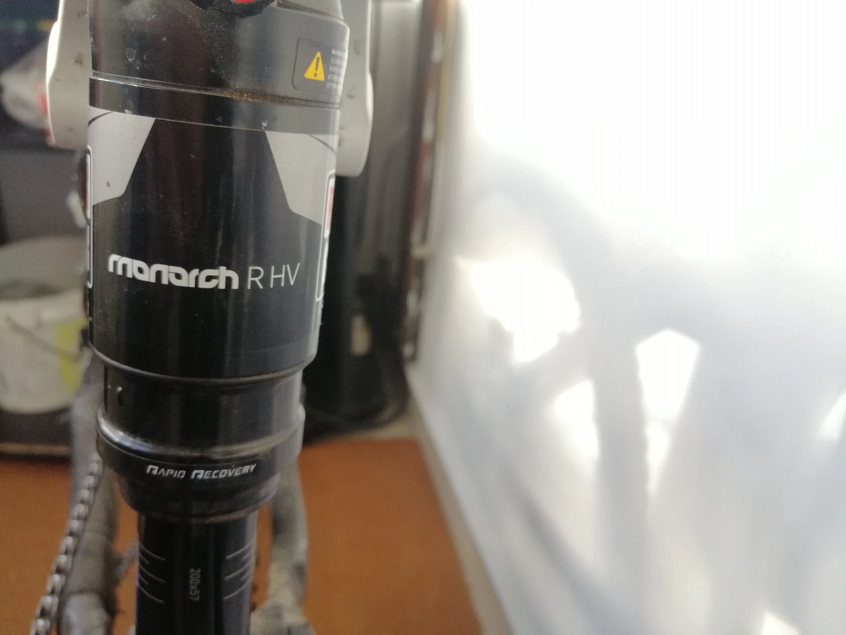 1. Rockshox monarch R HV 200*57