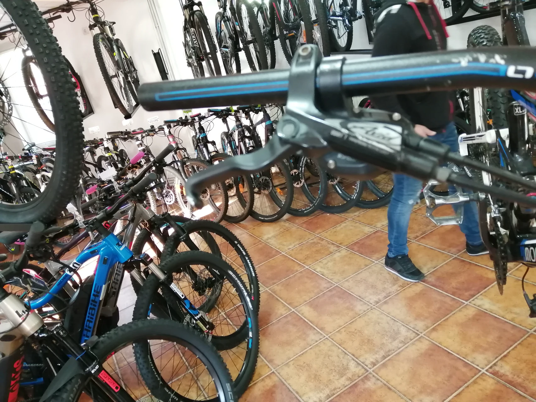 5. Mondraker tracker r (NU YT, Nu SPECIALIZED, NU GIANT)