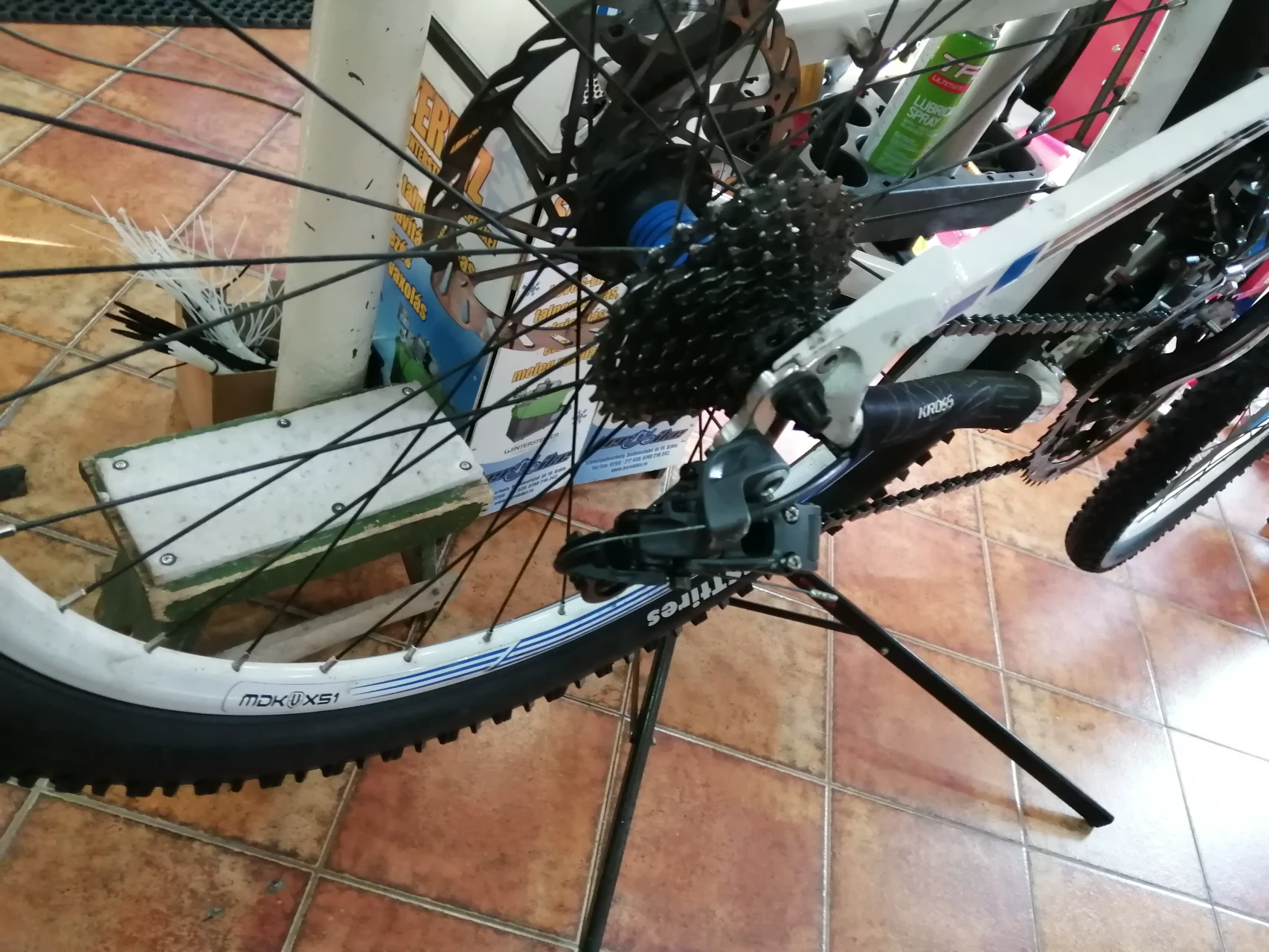 3. Mondraker tracker r (NU YT, Nu SPECIALIZED, NU GIANT)