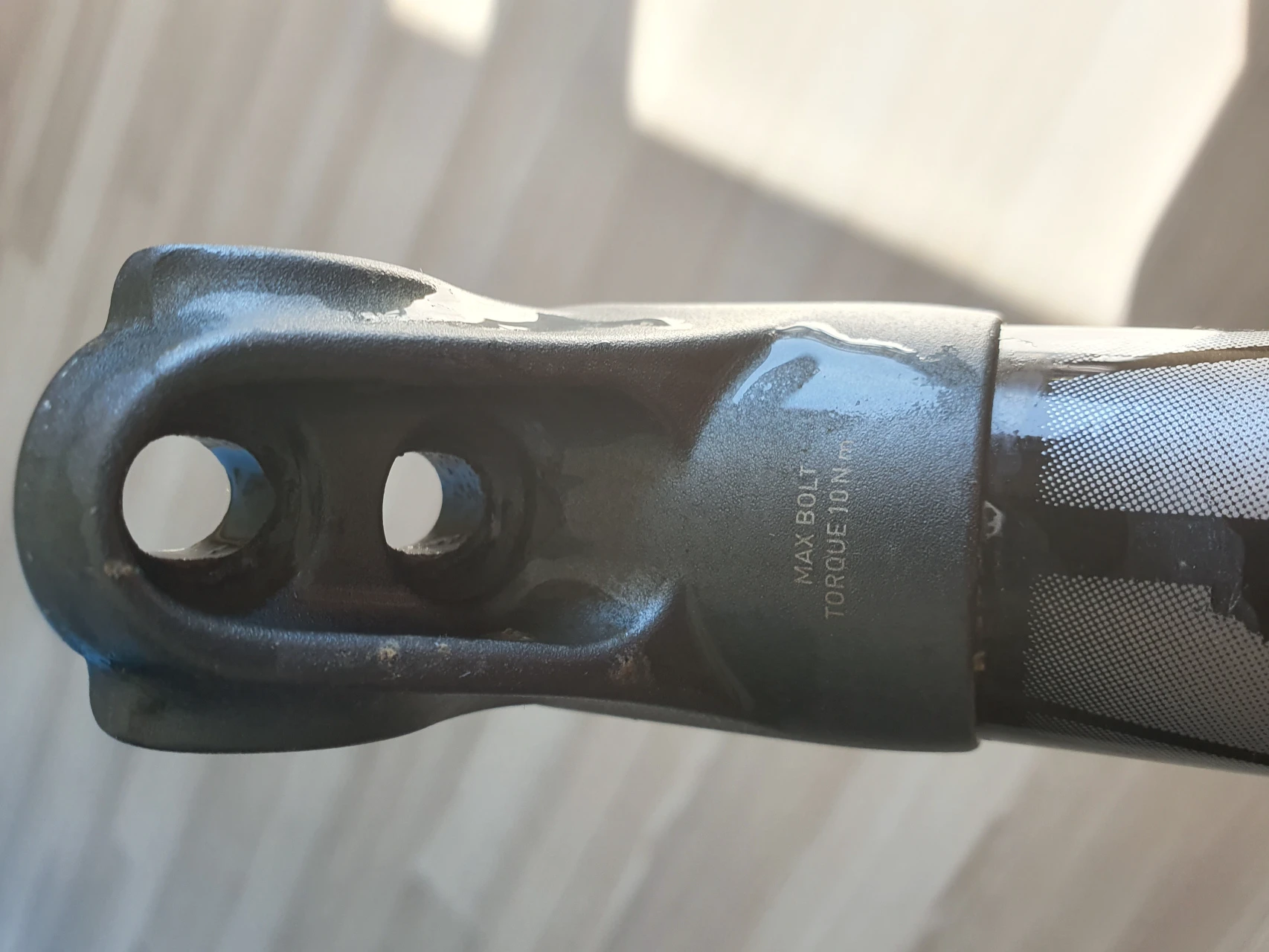1. Tija Truvativ Noir Layback Carbon