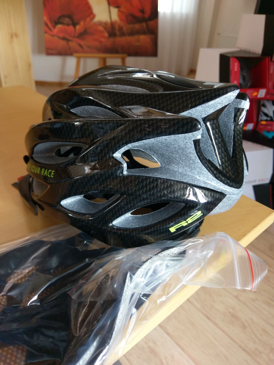 2. Casca R2 WIND ATH01A Carbon