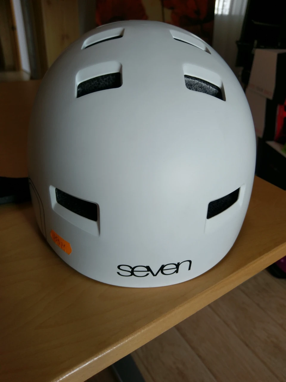 1. Casca 7IDP M3 Dirt Lid Alb Negru