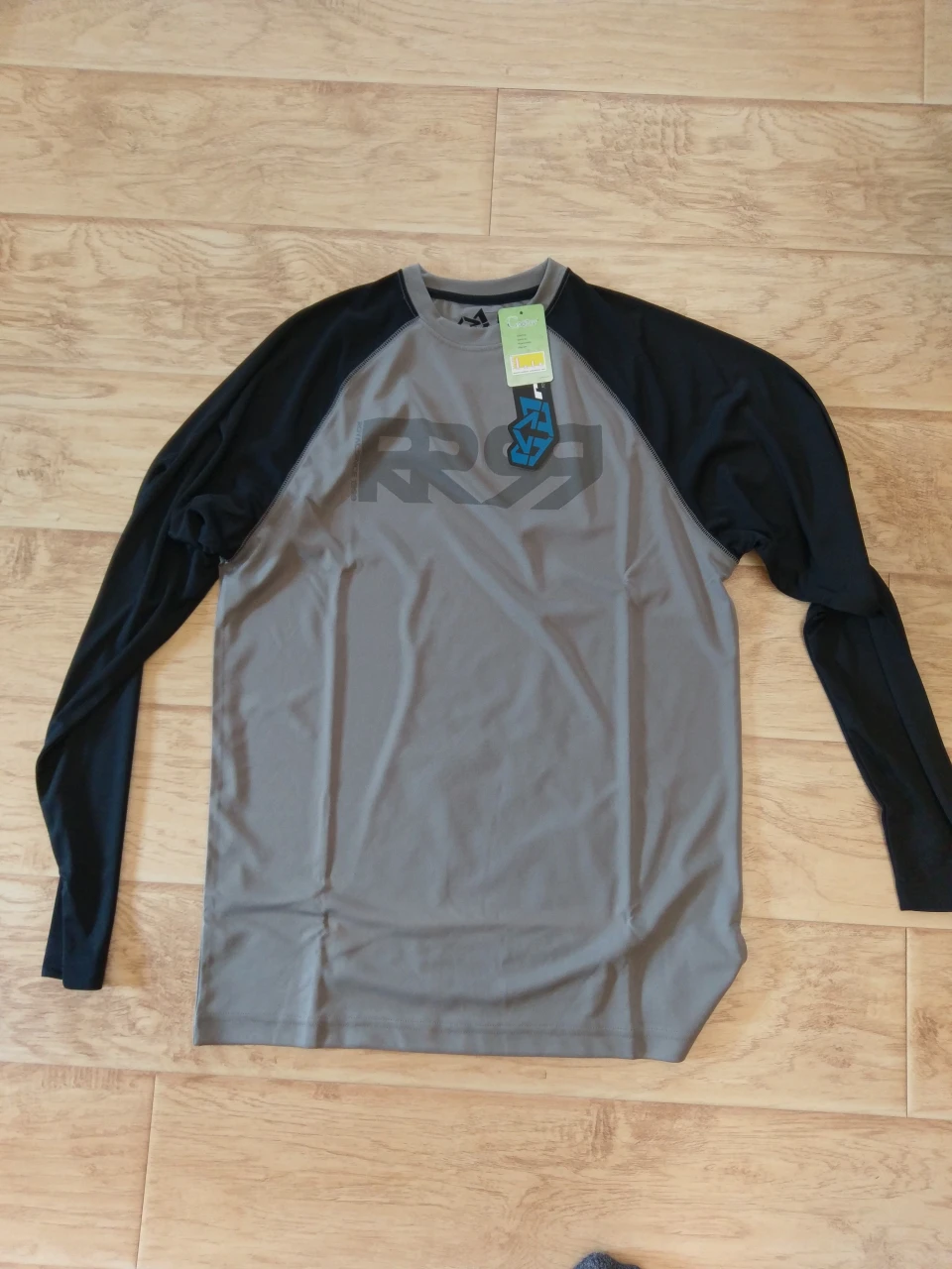 3. Jersey Trail/Enduro Royal Racing Core LS Sky Ash Black