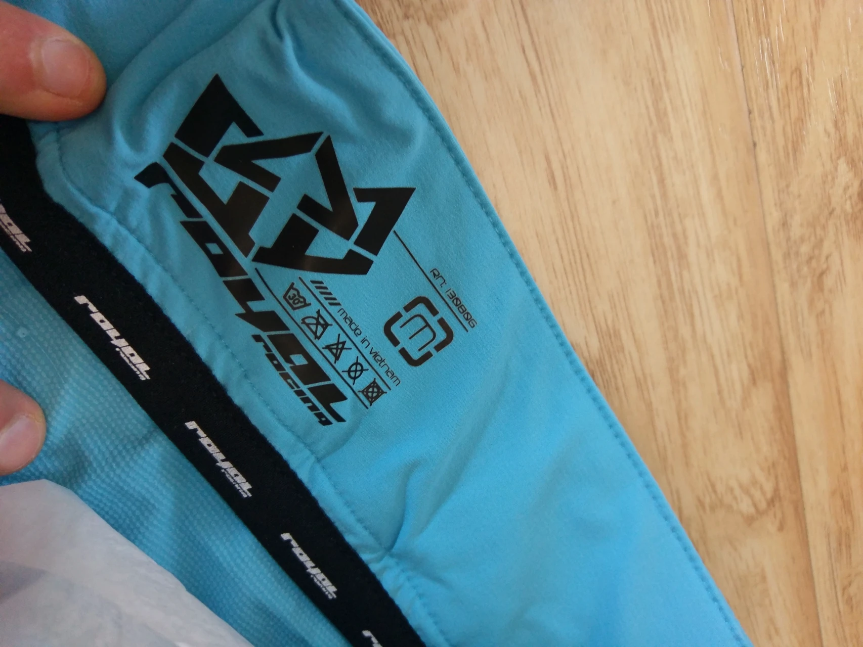2. Pantaloni scurti Trail/Enduro Royal Racing Impact Short Sky Blue Red