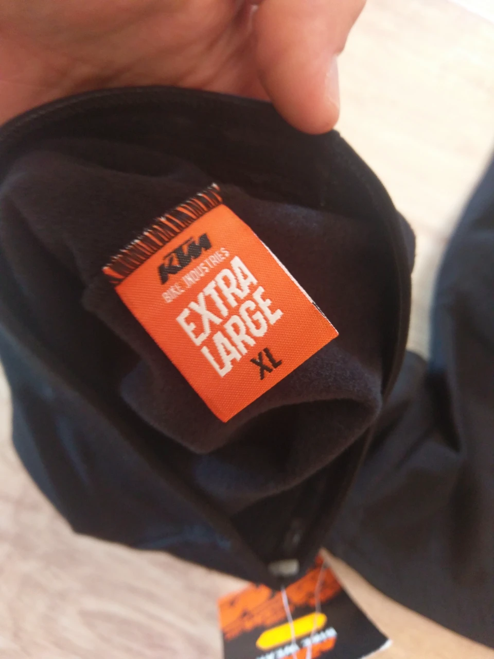 1. Incalzitoare picioare KTM