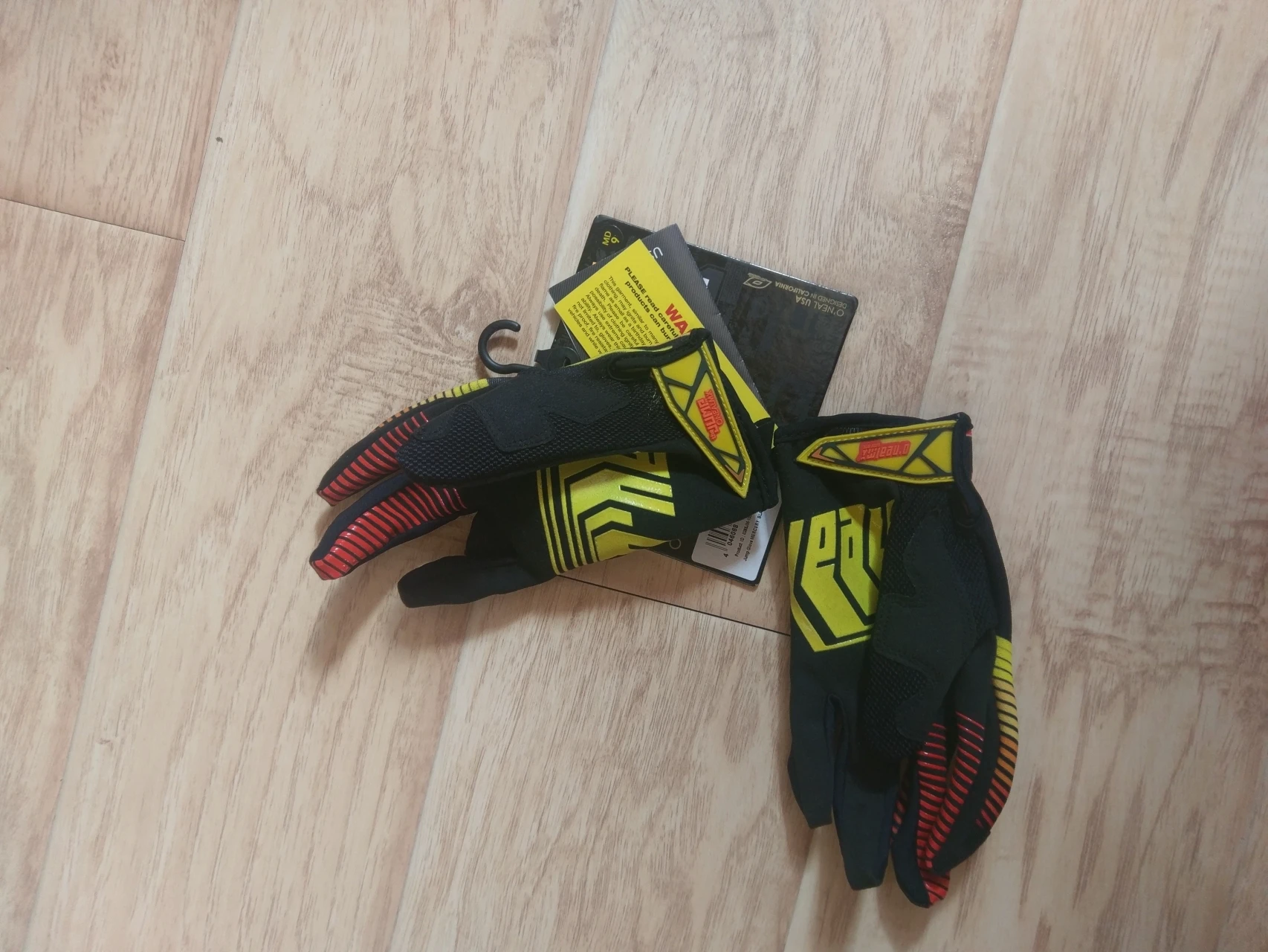 3. Manusi O'neal Jump Glove