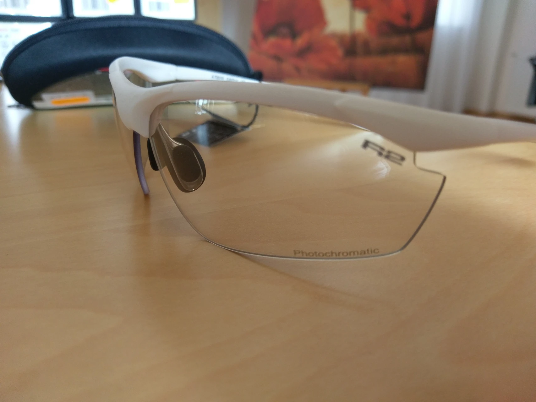 4. Ochelari R2 AT031E