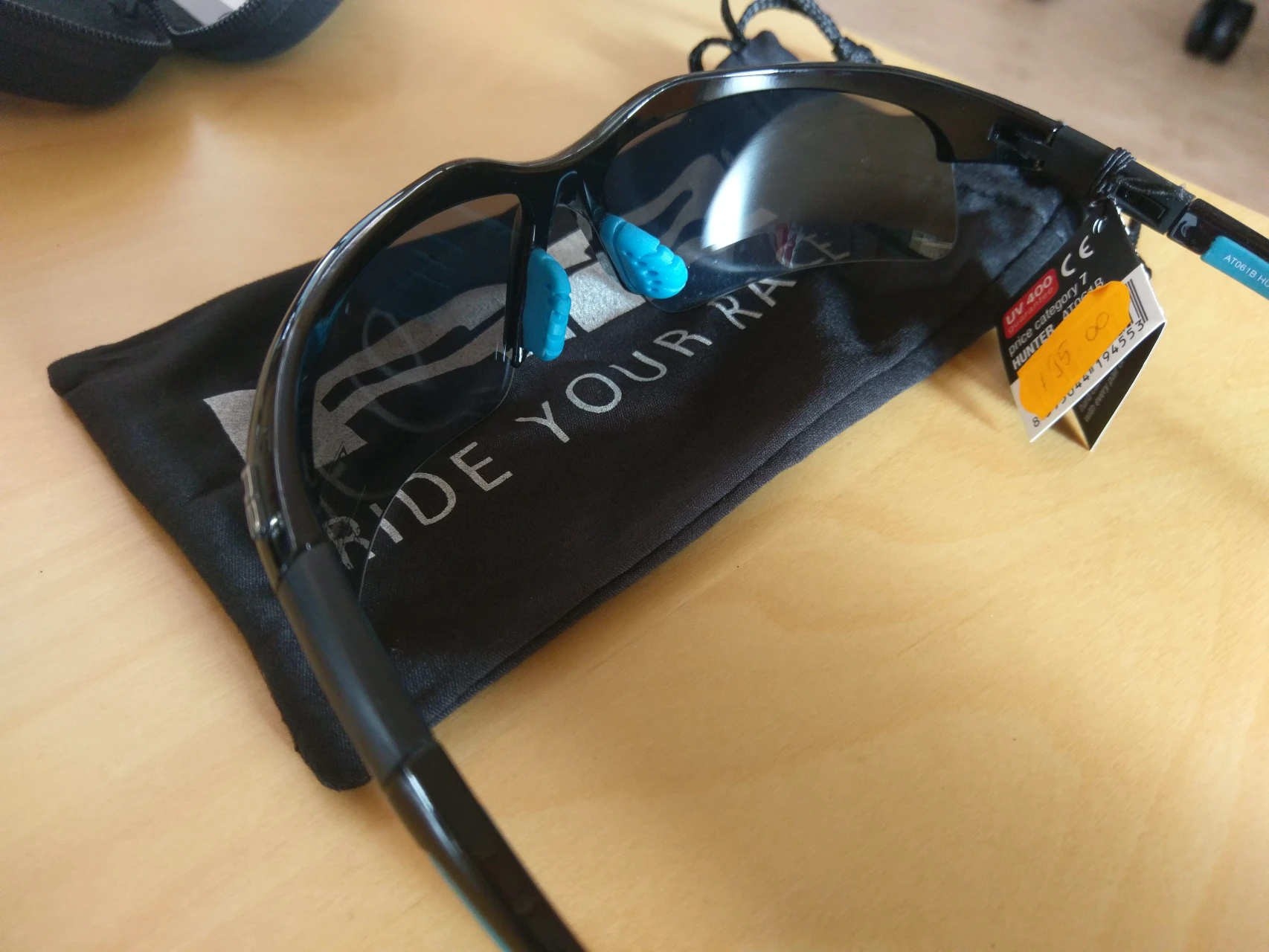 2. Ochelari R2 AT061B