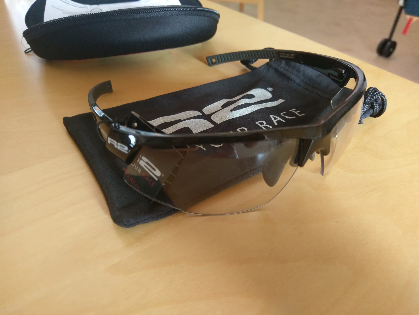 4. Ochelari R2 AT063H