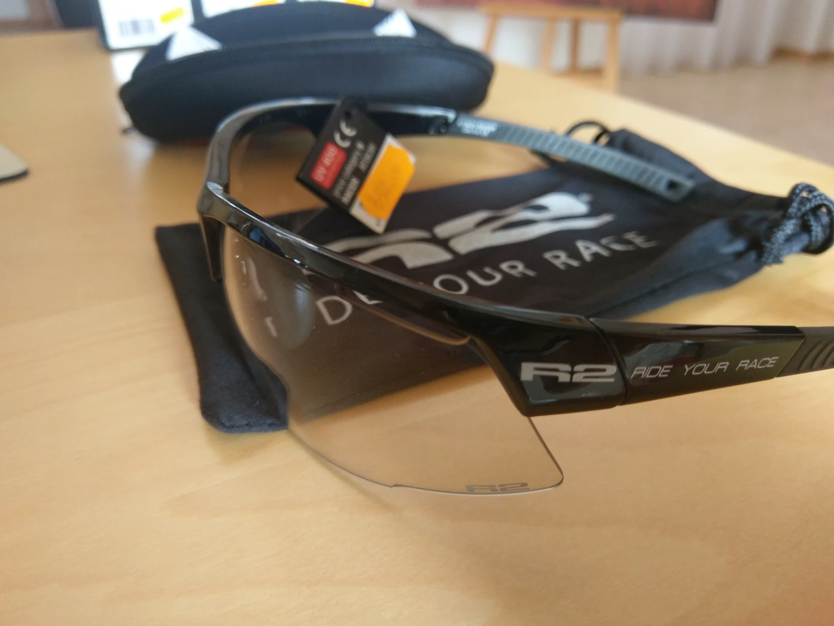 3. Ochelari R2 AT063H