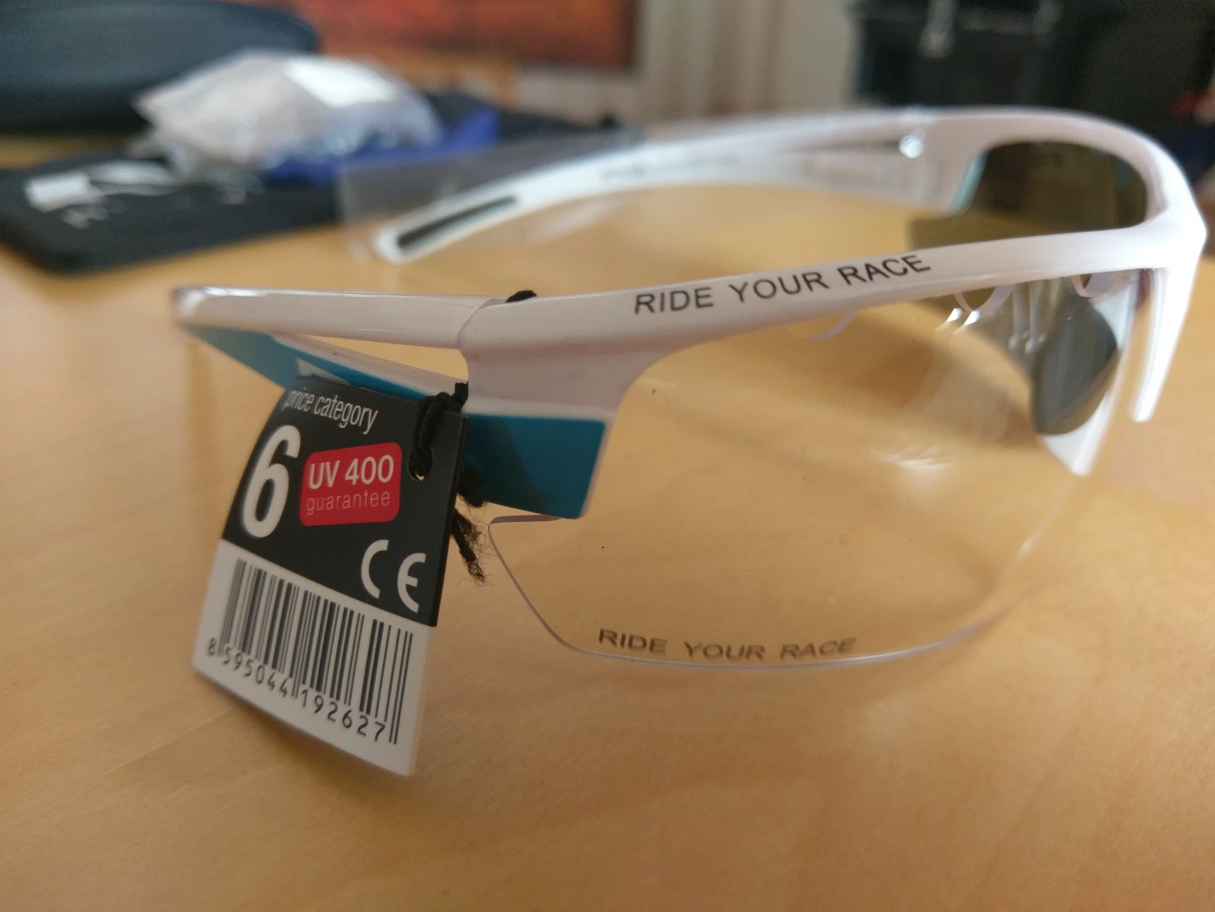 2. Ochelari R2 AT075E