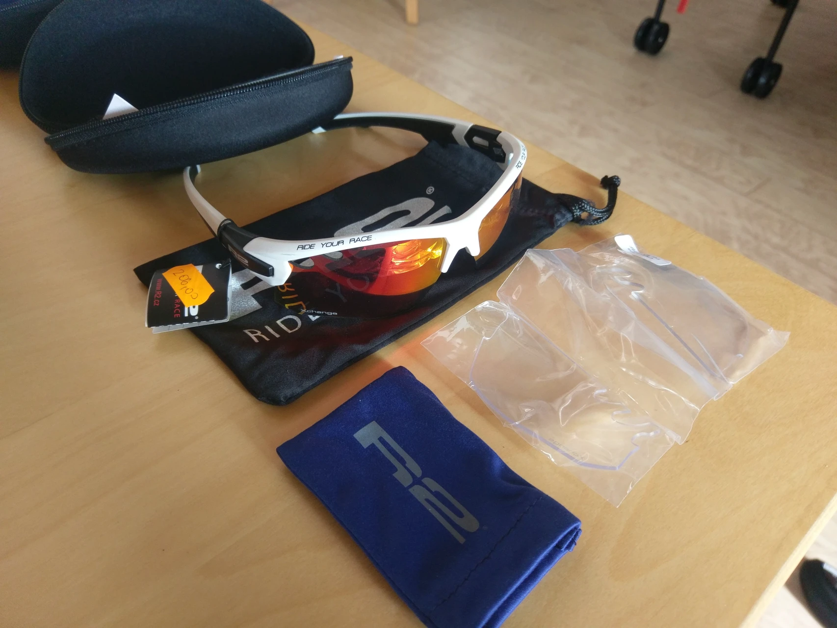 4. Ochelari R2 AT078F