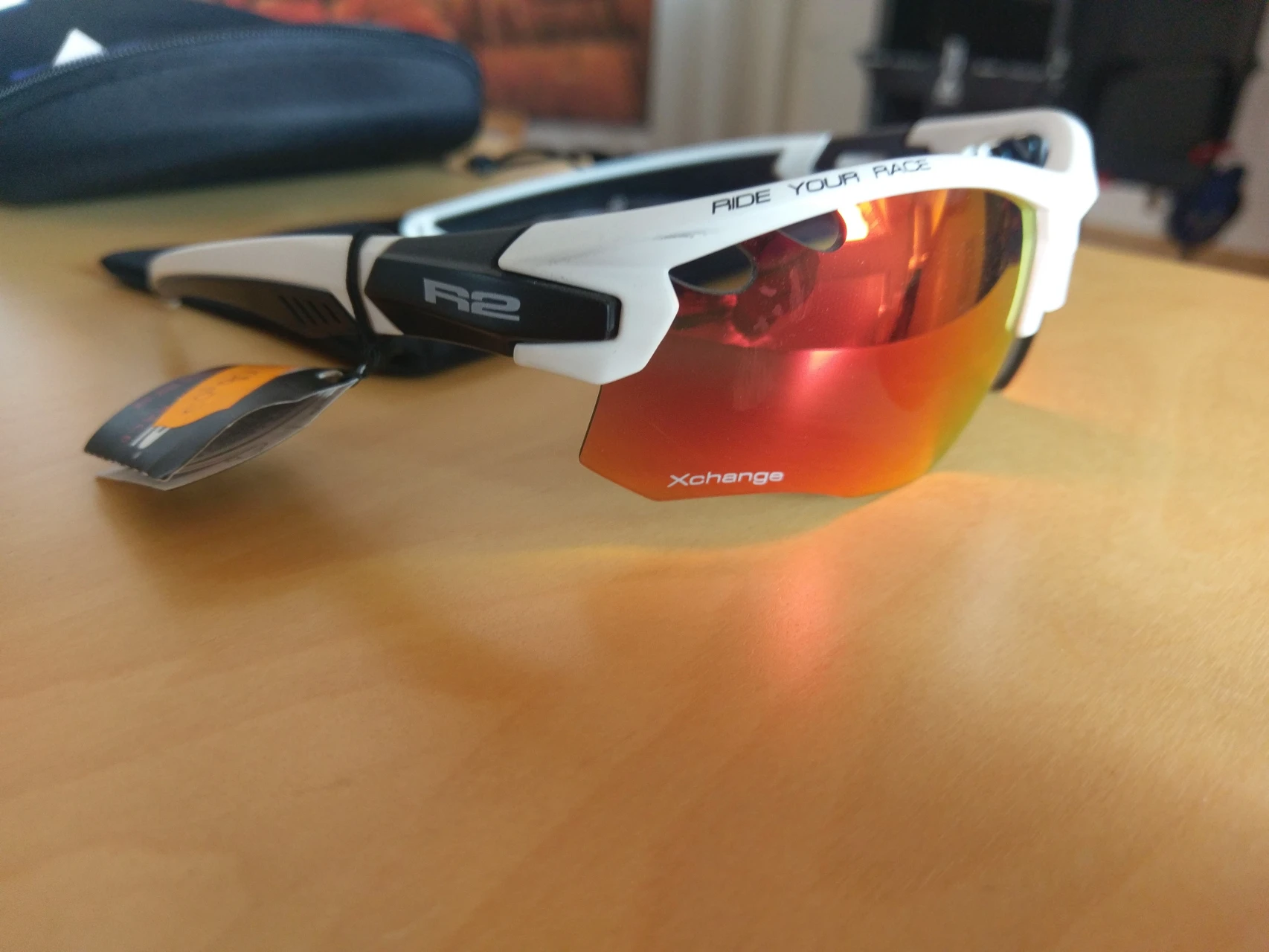 2. Ochelari R2 AT078F
