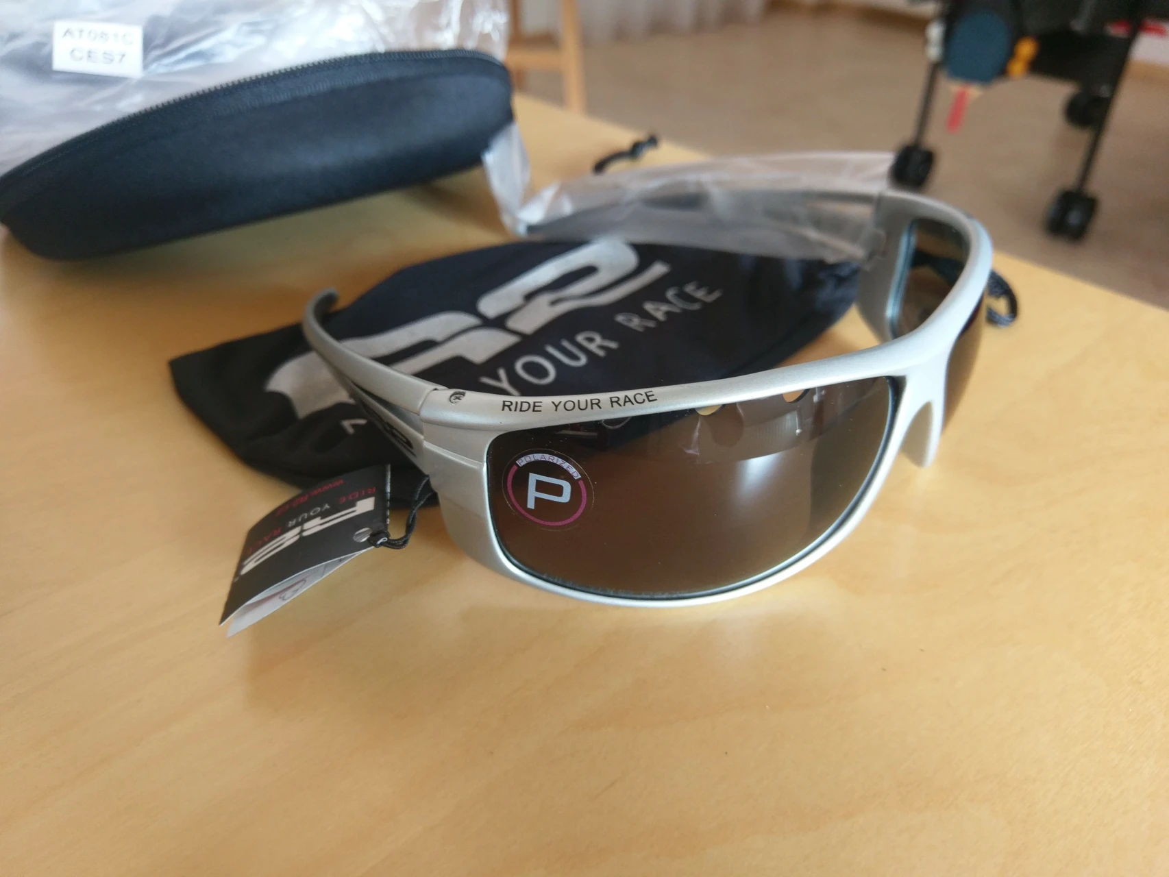 3. Ochelari R2 AT081C