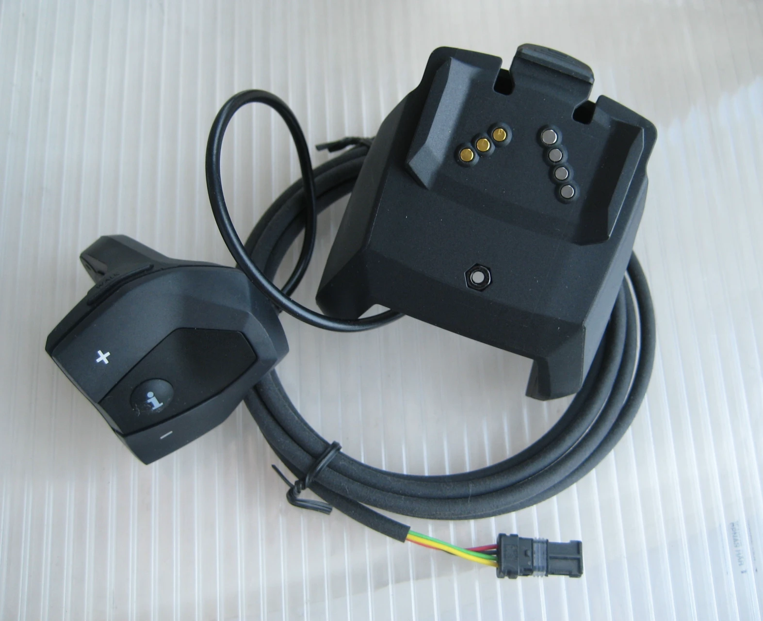 3. Set Bosch Intuvia Display + Consola, noi
