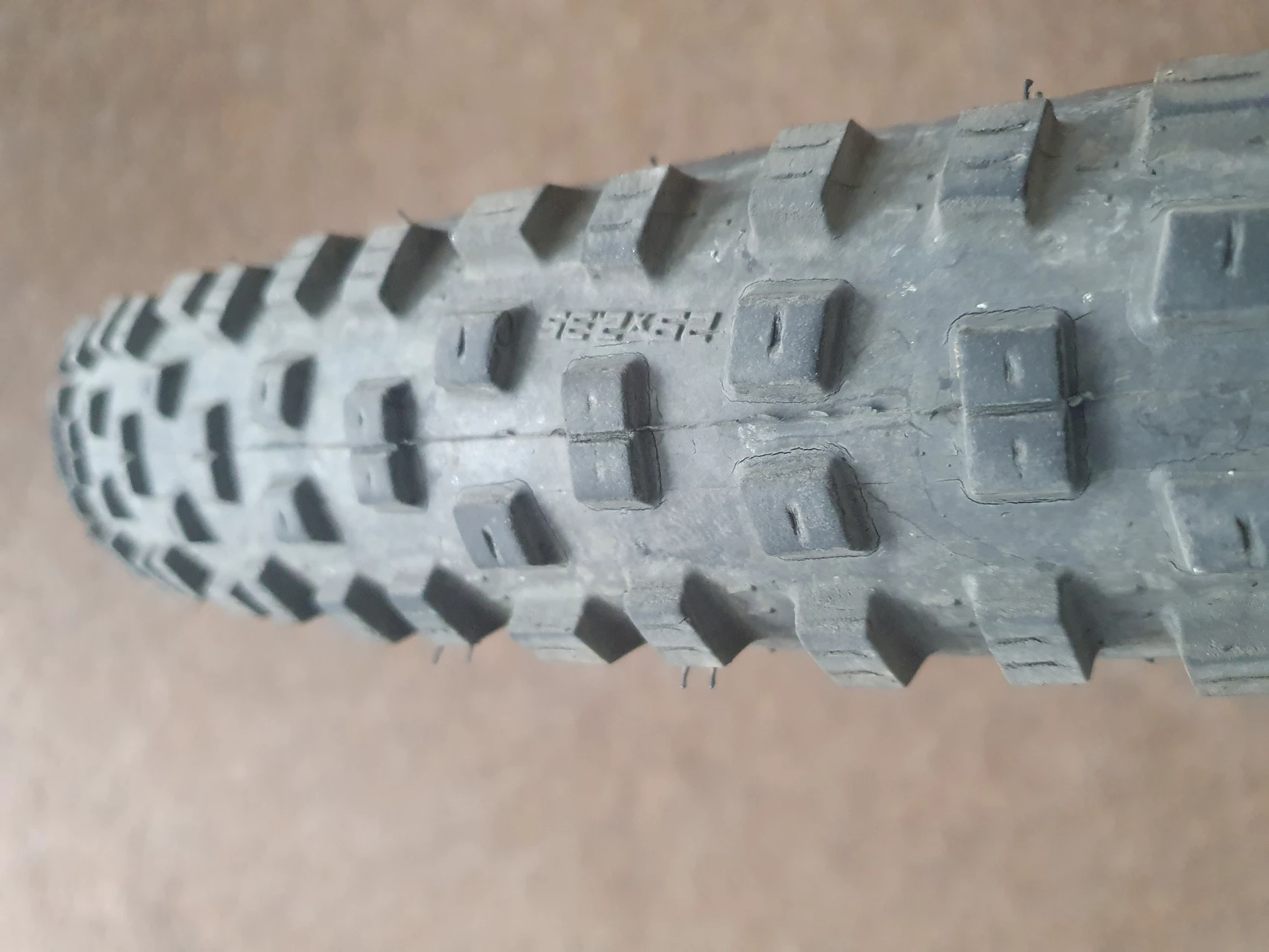 1. Schwalbe Nobby Nic Evo TLE 29x2'35