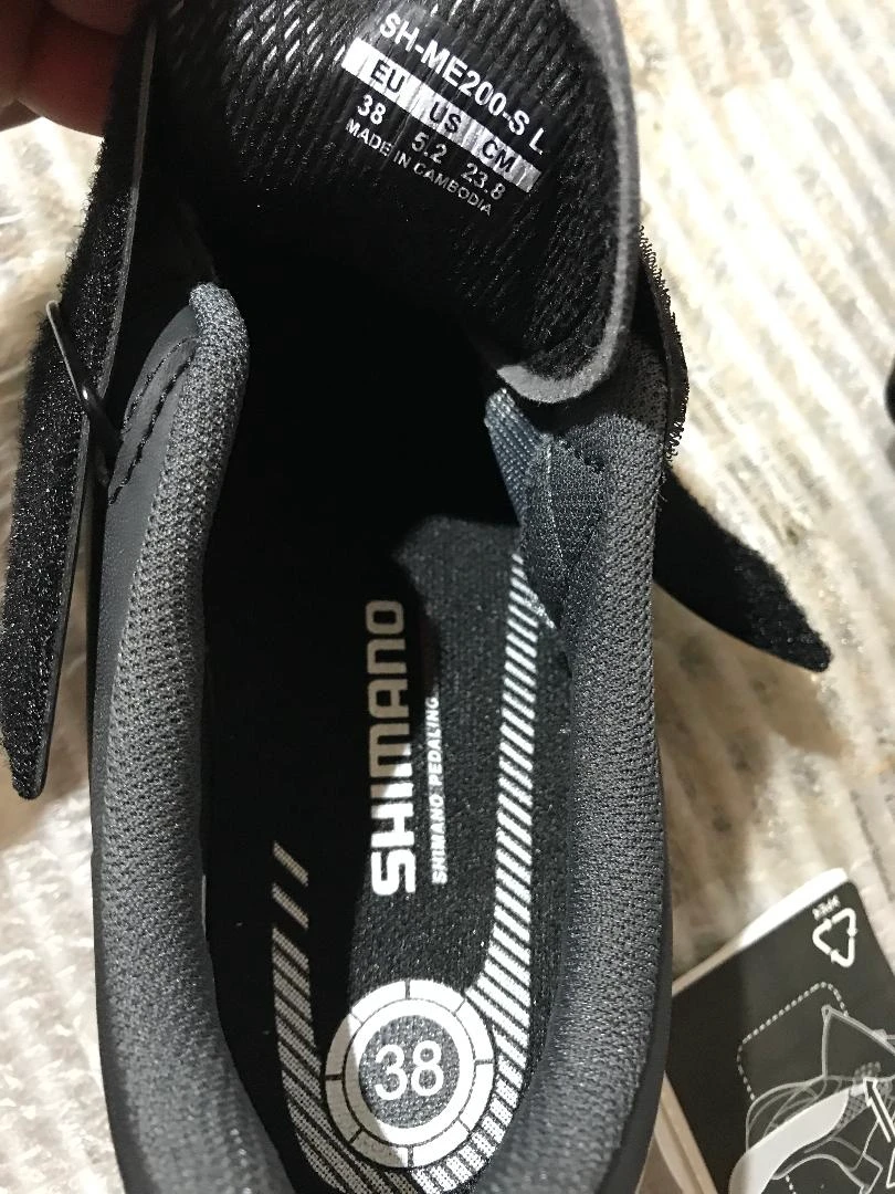 1. Pantofi Shimano marimea 38 -Noi