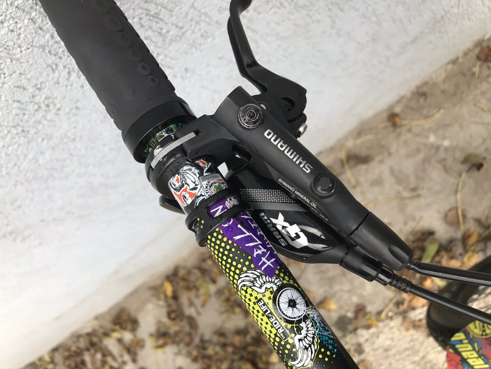 1. Bicicleta devron riddele pe piese