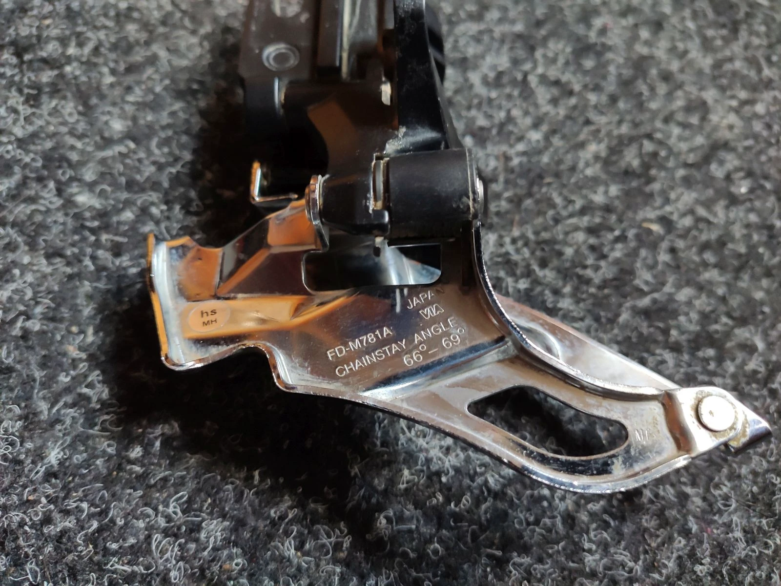 1. Schimbator fata Shimano XT direct-mount