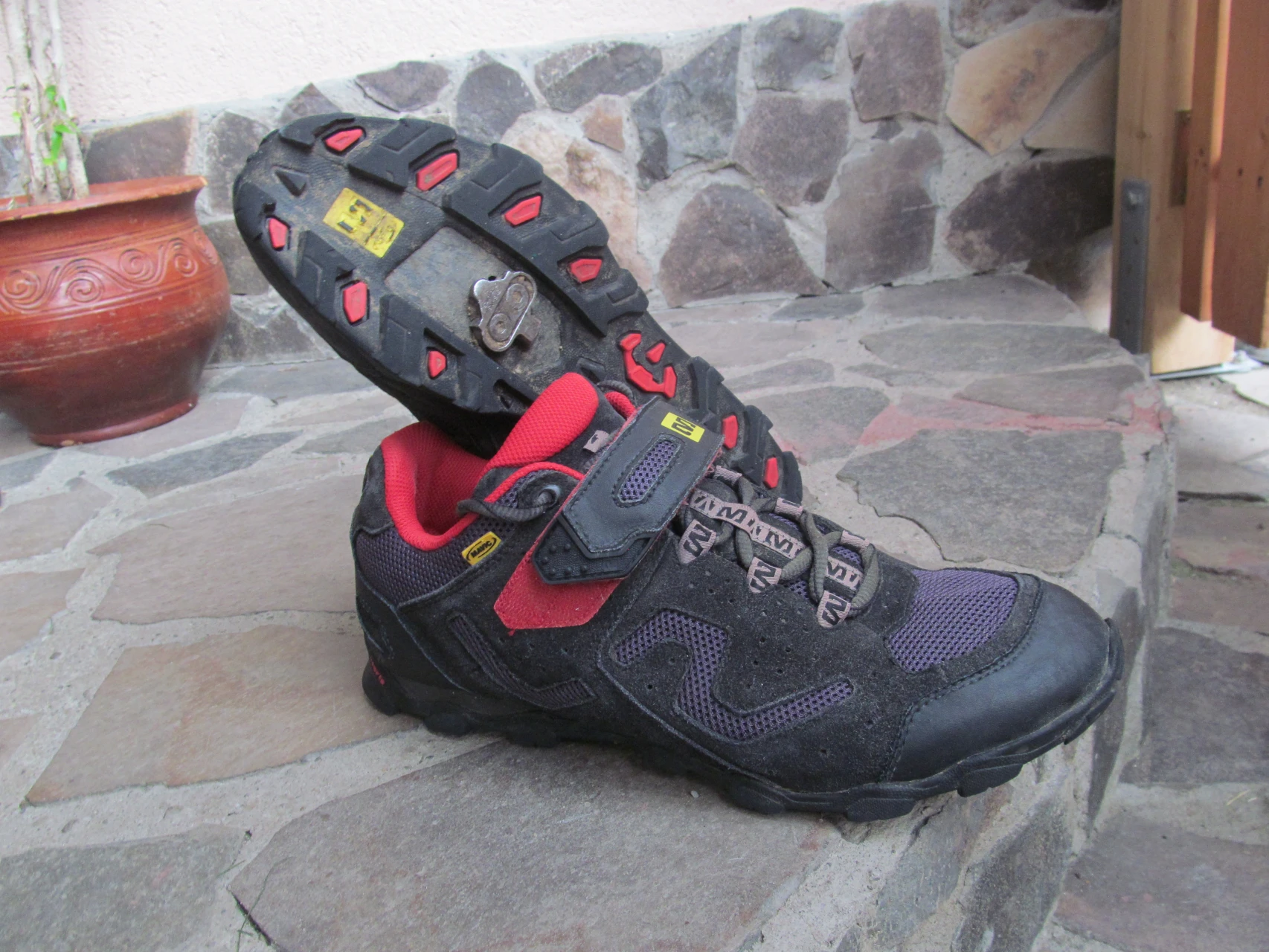 1. Pantofi Mavic nr 44, 28 cm