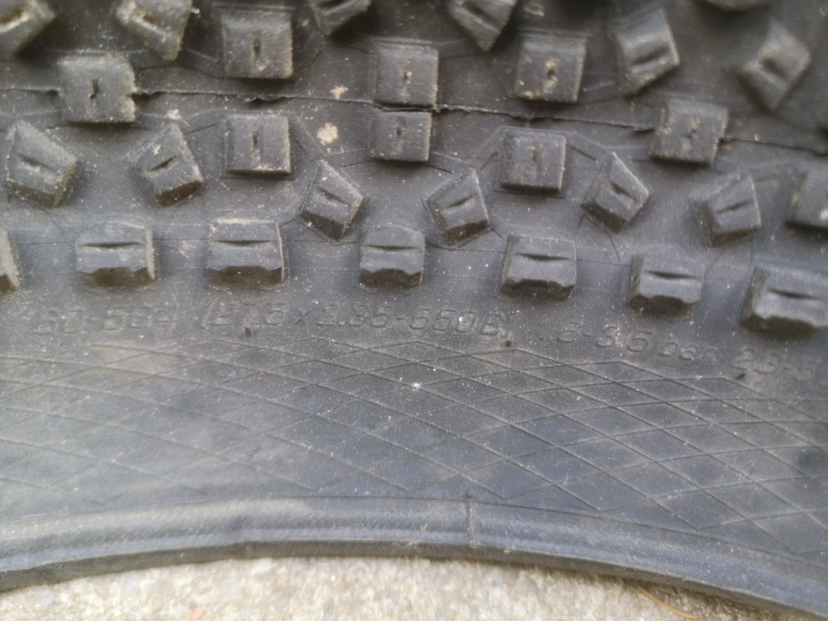 2. Schwalbe Hans Dampf 27.5x2.35