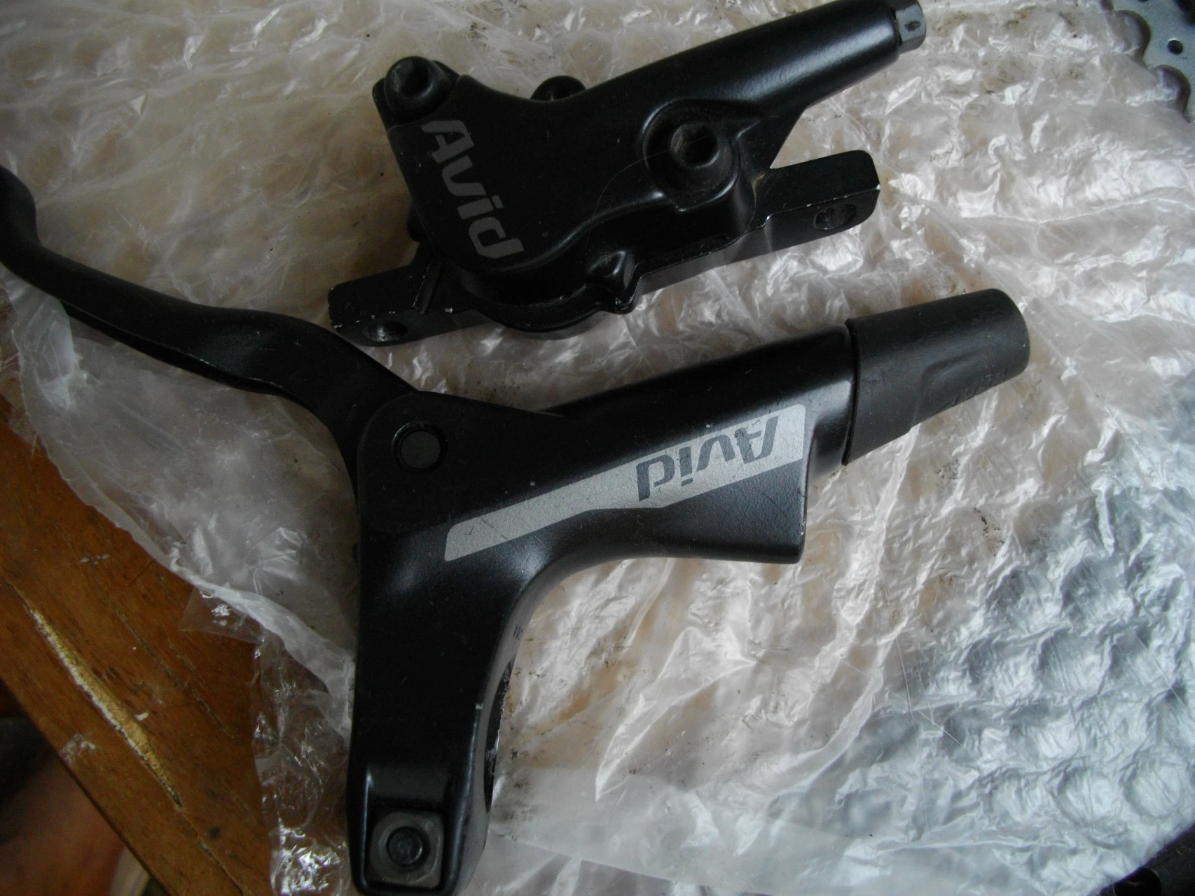 1. Etrier + maneta Avid