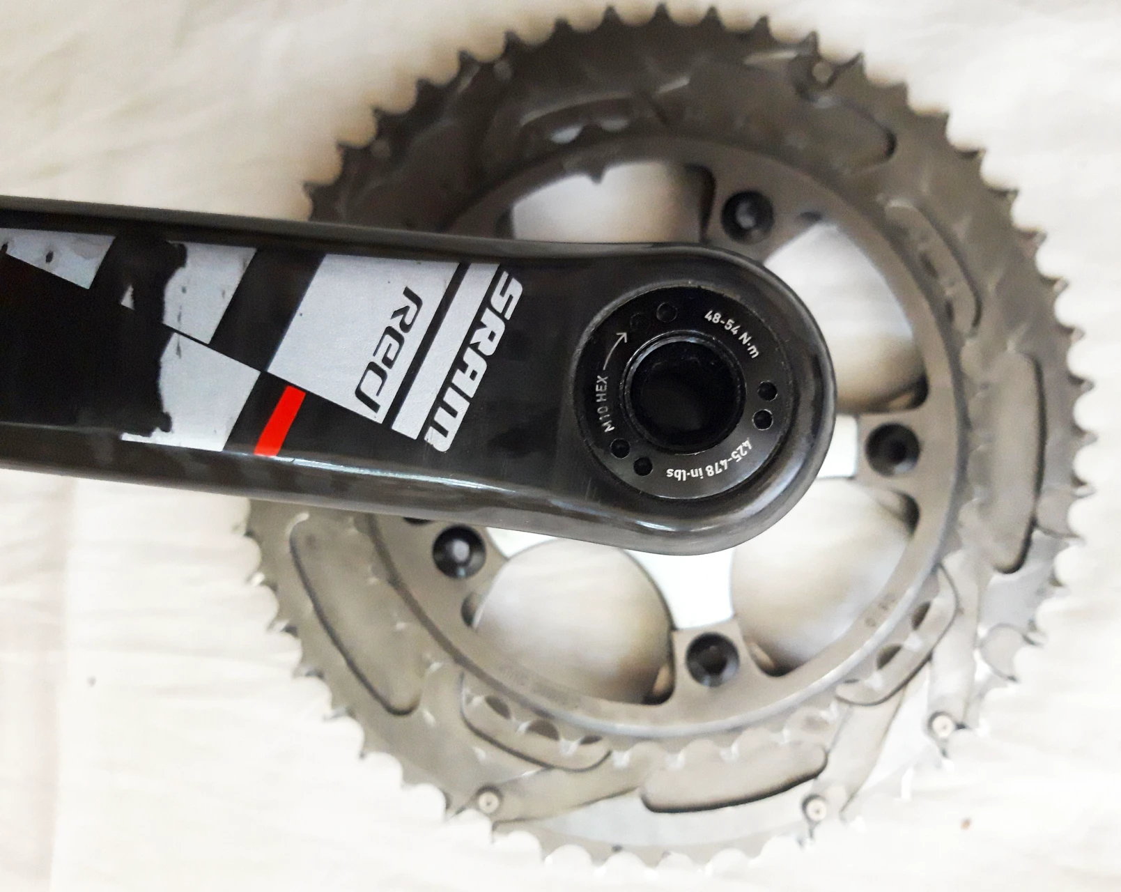 1. Angrenaj carbon SRAM RED, BB30
