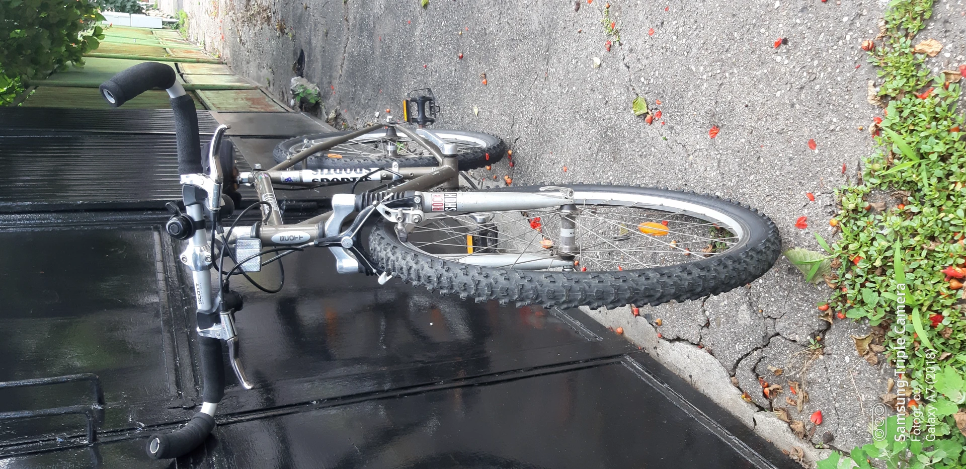 1. Bicicleta scott magnum