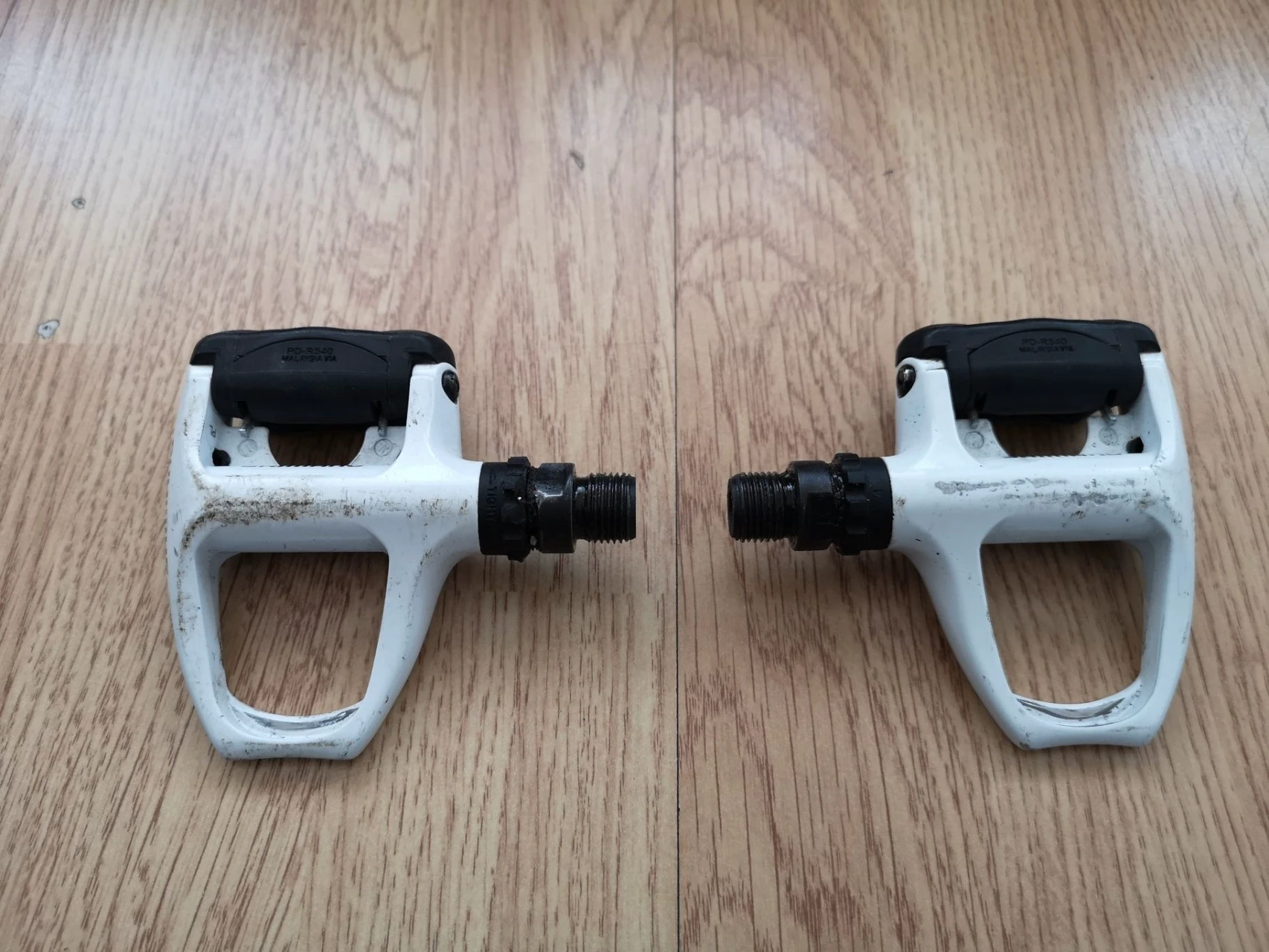 4. Pedale Shimano Light Action Albe