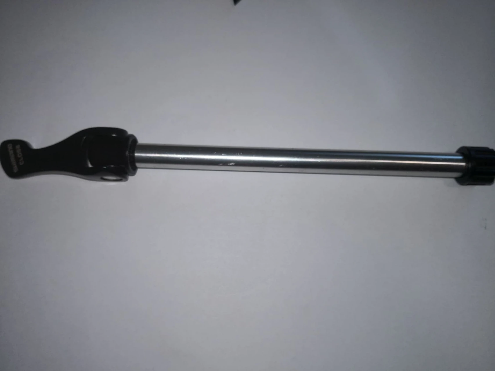 1. Ax spate Shimano 12 mm
