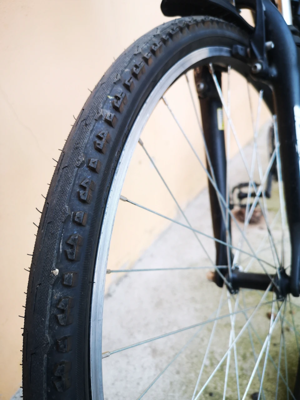 1. Bicicleta Genesis