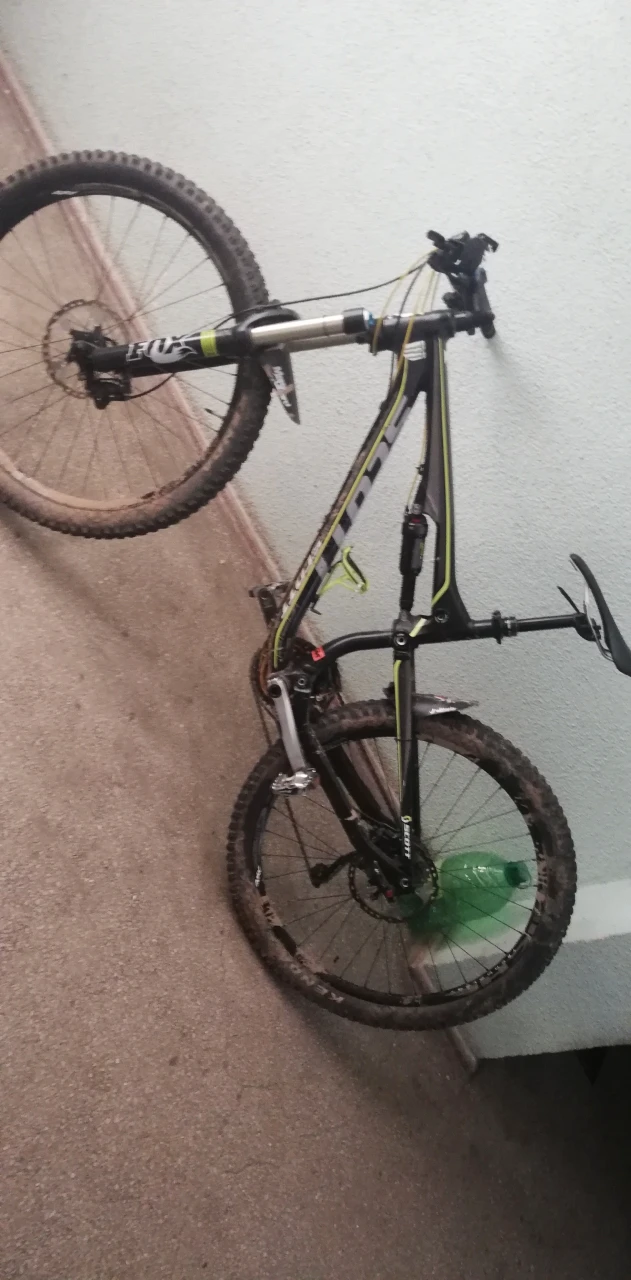 1. Vand Șa Specialized phenom in stare buna